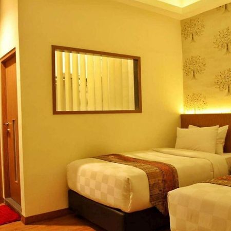 Deivan Hotel Padang (Sumatra) Exterior foto